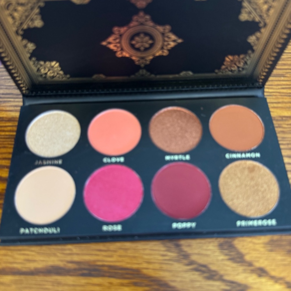 ACE BEAUTE GRANDIOSE PALETTE EYE MAKEUP